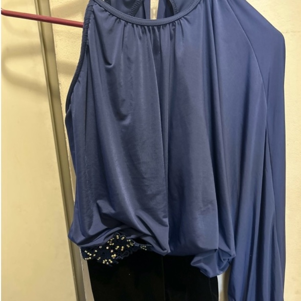 Blue One-Shoulder dance costume with black decorative Embellished Waist